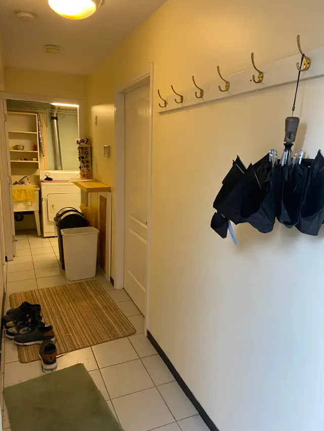 LOOKING FOR 1 PERSON TO SHARE 1 BDRM IN A 3 Bdrm BSMT SUITE  VE - Photo 2