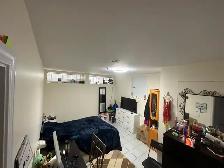LOOKING FOR 1 PERSON TO SHARE 1 BDRM IN A 3 Bdrm BSMT SUITE  VE - Photo 7