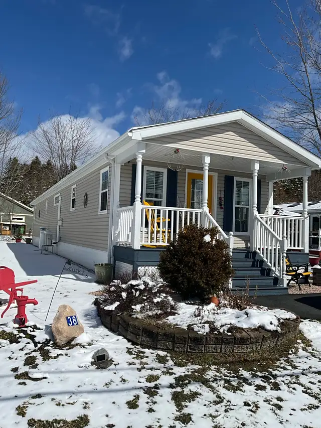 Min home for sale Windsor,NS