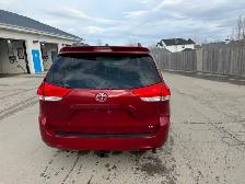 2011 Toyota Sienna LE model - Photo 7