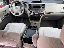 2011 Toyota Sienna LE model - Photo 14
