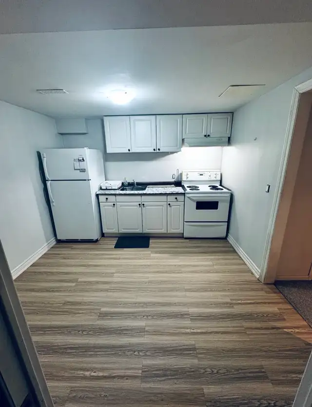 ONE BEDROOM - Prime Mississauga Area - Photo 2