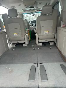 Mini Van Chrysler Town Country  2008  loaded Reduced Moving - Photo 8