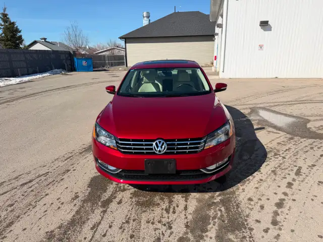 2015 VW Passat Low km, Highline - Photo 3