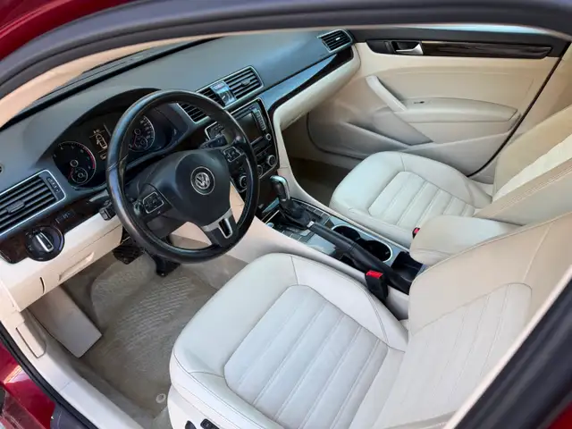2015 VW Passat Low km, Highline - Photo 9