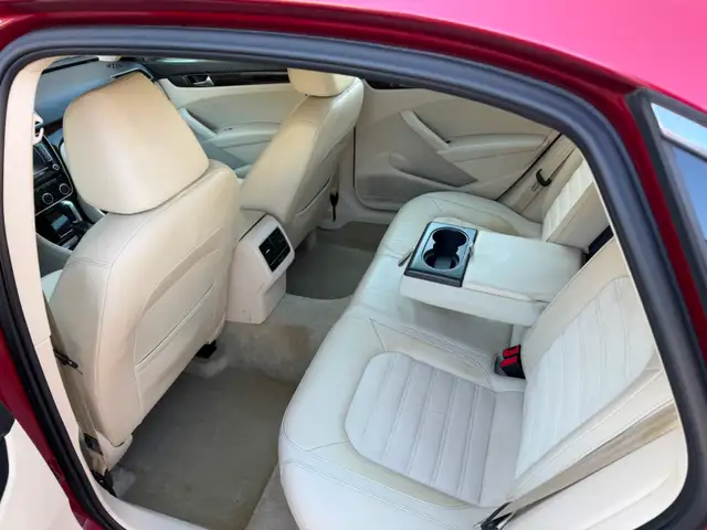 2015 VW Passat Low km, Highline - Photo 10