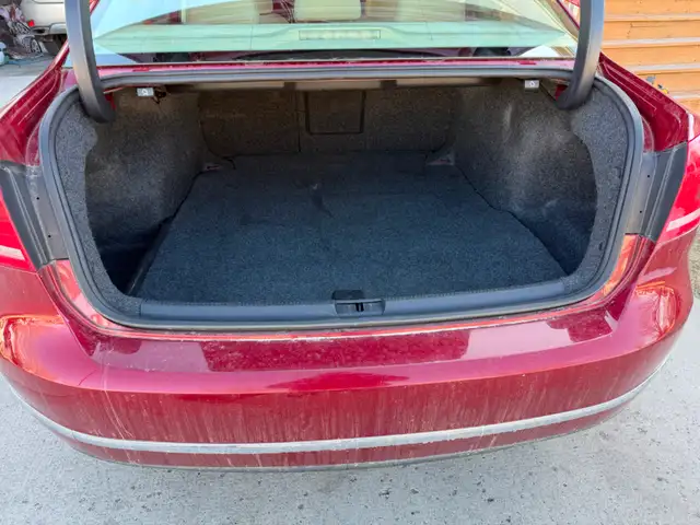 2015 VW Passat Low km, Highline - Photo 11