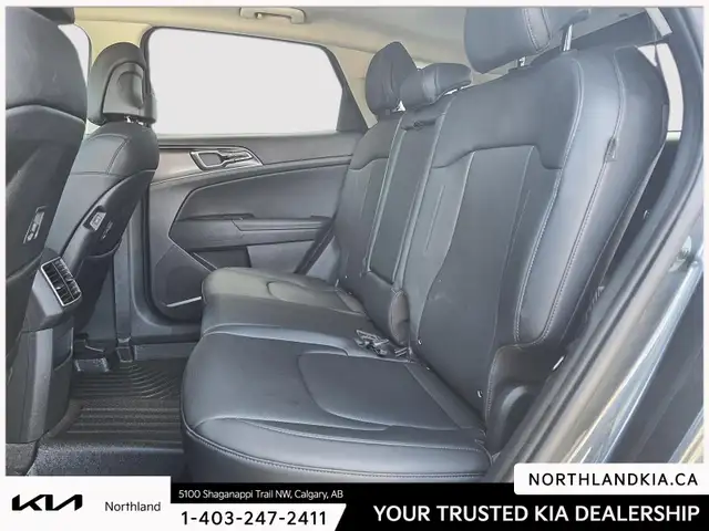 2025 Kia Sportage EX - Photo 18
