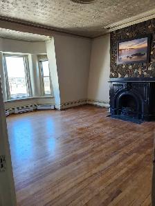 142 Leinster St - 2BR Uptown, Laundry, Water Views - Photo 2