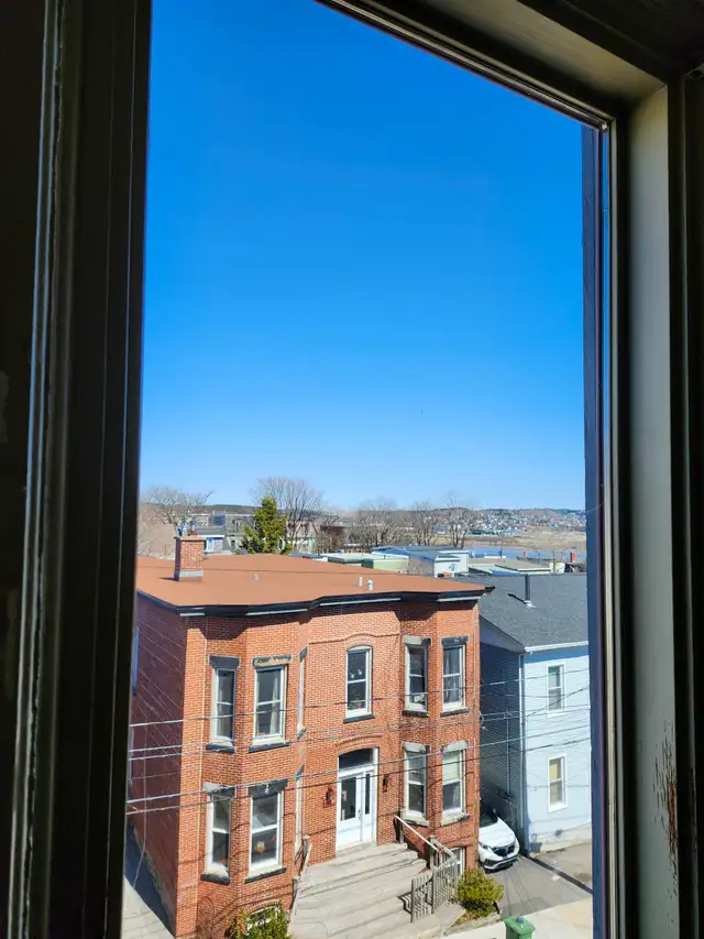 142 Leinster St - 2BR Uptown, Laundry, Water Views - Photo 4
