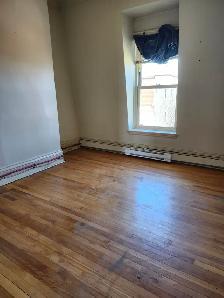142 Leinster St - 2BR Uptown, Laundry, Water Views - Photo 7