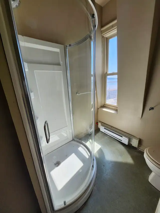 142 Leinster St - 2BR Uptown, Laundry, Water Views - Photo 8