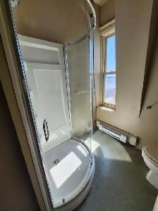 142 Leinster St - 2BR Uptown, Laundry, Water Views - Photo 8