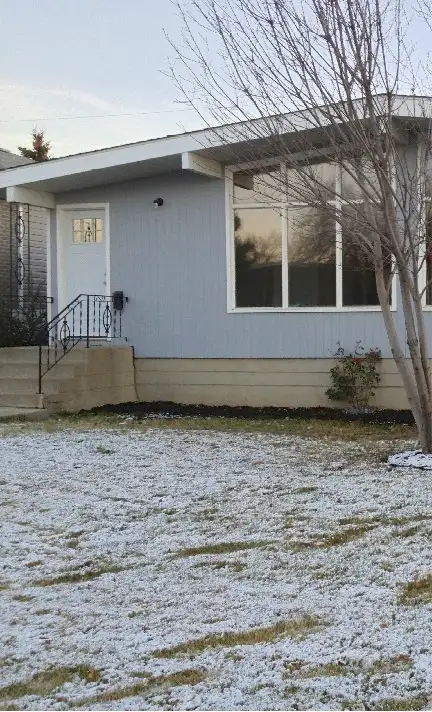 SE Edmonton semi/furnished duplex easy to downtown & Sherwood Pk - Photo 2