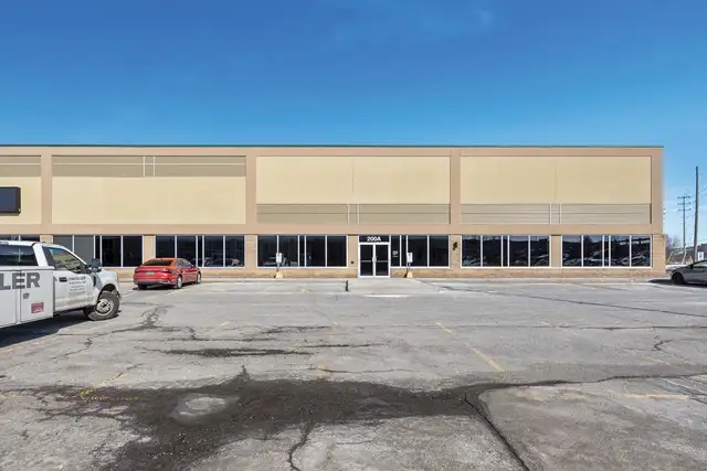 3020 Hawthorne Rd., Unit 200A | Showroom/Warehouse for Lease - Photo 2