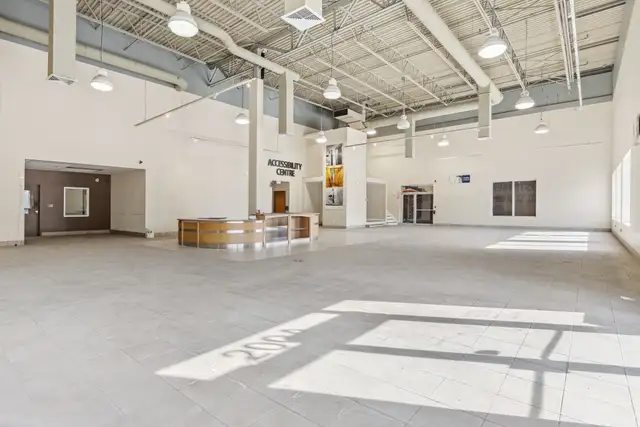 3020 Hawthorne Rd., Unit 200A | Showroom/Warehouse for Lease - Photo 10