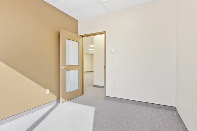 3020 Hawthorne Rd., Unit 200A | Showroom/Warehouse for Lease - Photo 11