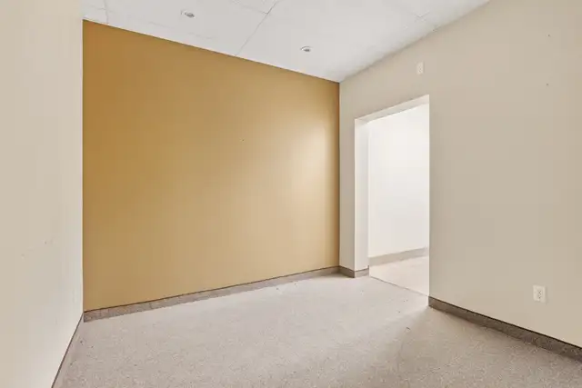 3020 Hawthorne Rd., Unit 200A | Showroom/Warehouse for Lease - Photo 16