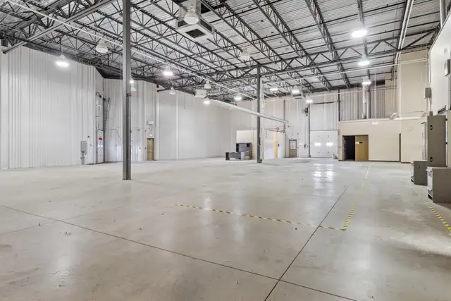 3020 Hawthorne Rd., Unit 200A | Showroom/Warehouse for Lease - Photo 20