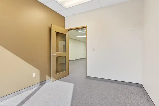 3020 Hawthorne Rd., Unit 200A | Showroom/Warehouse for Lease - Photo 22