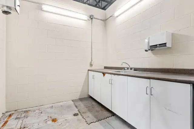 3020 Hawthorne Rd., Unit 200A | Showroom/Warehouse for Lease - Photo 25