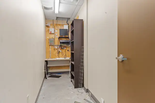 3020 Hawthorne Rd., Unit 200A | Showroom/Warehouse for Lease - Photo 29