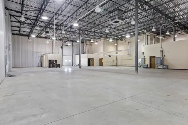 3020 Hawthorne Rd., Unit 200A | Showroom/Warehouse for Lease - Photo 31