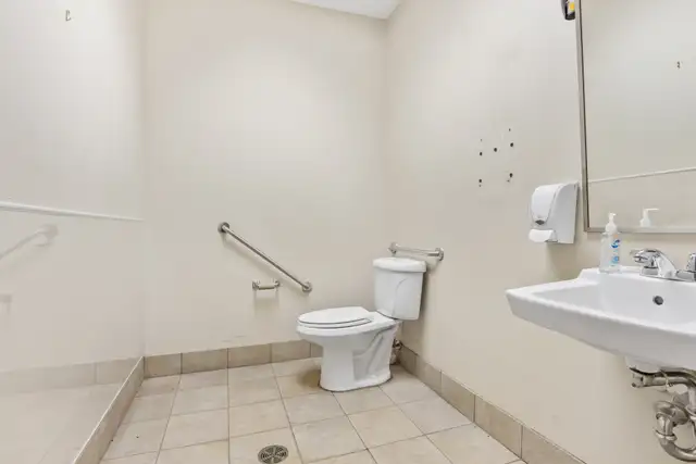 3020 Hawthorne Rd., Unit 200A | Showroom/Warehouse for Lease - Photo 34