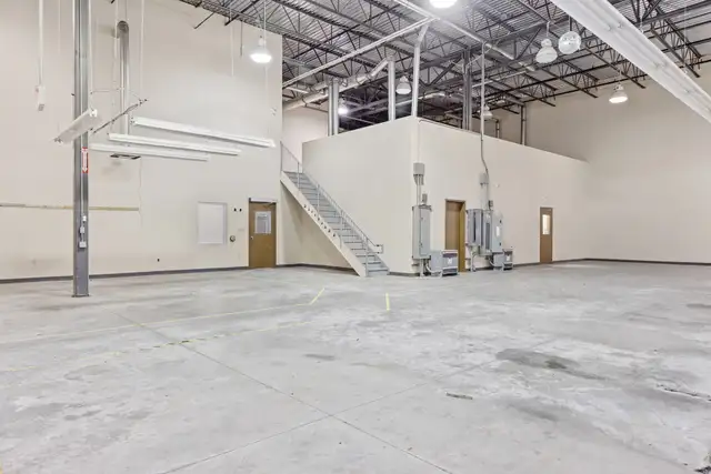3020 Hawthorne Rd., Unit 200A | Showroom/Warehouse for Lease - Photo 35