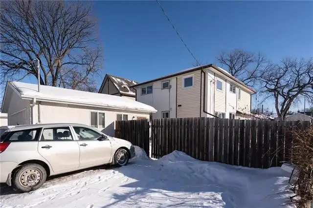 Available July 1 - Sargent Park Main Floor Duplex - Photo 16