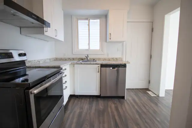 23 St. Patrick St, St. Catharines - 3 Bedroom Main Unit - Photo 6