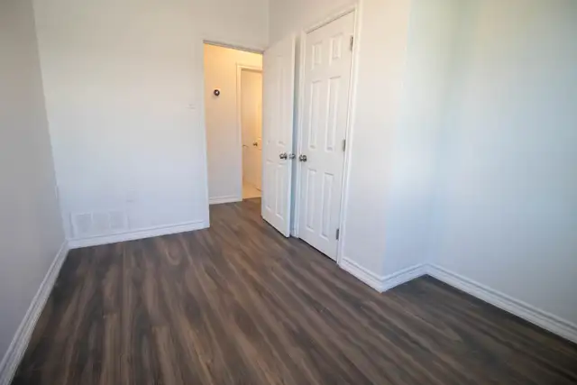 23 St. Patrick St, St. Catharines - 3 Bedroom Main Unit - Photo 11