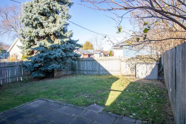 23 St. Patrick St, St. Catharines - 3 Bedroom Main Unit - Photo 15