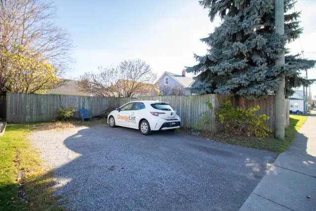 23 St. Patrick St, St. Catharines - 3 Bedroom Main Unit - Photo 16