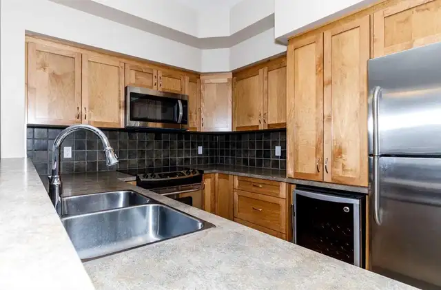 2 Bedroom 2 Bathroom unit in Sommerset Condos Sylvan Lake - Photo 3