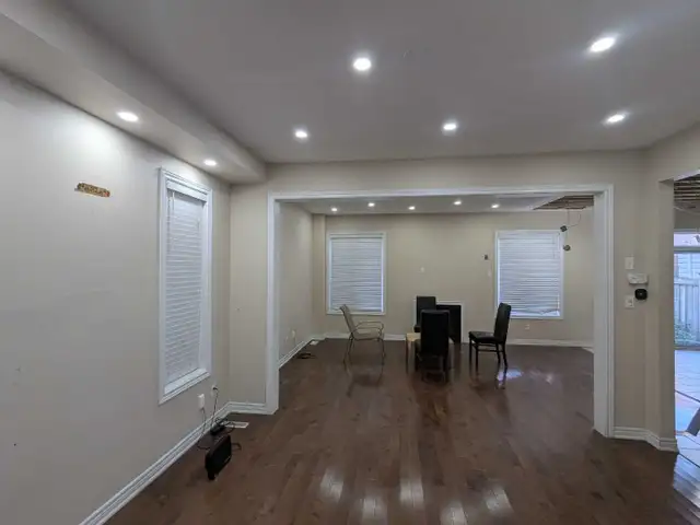 Private room semi private washroom Brampton - Photo 3