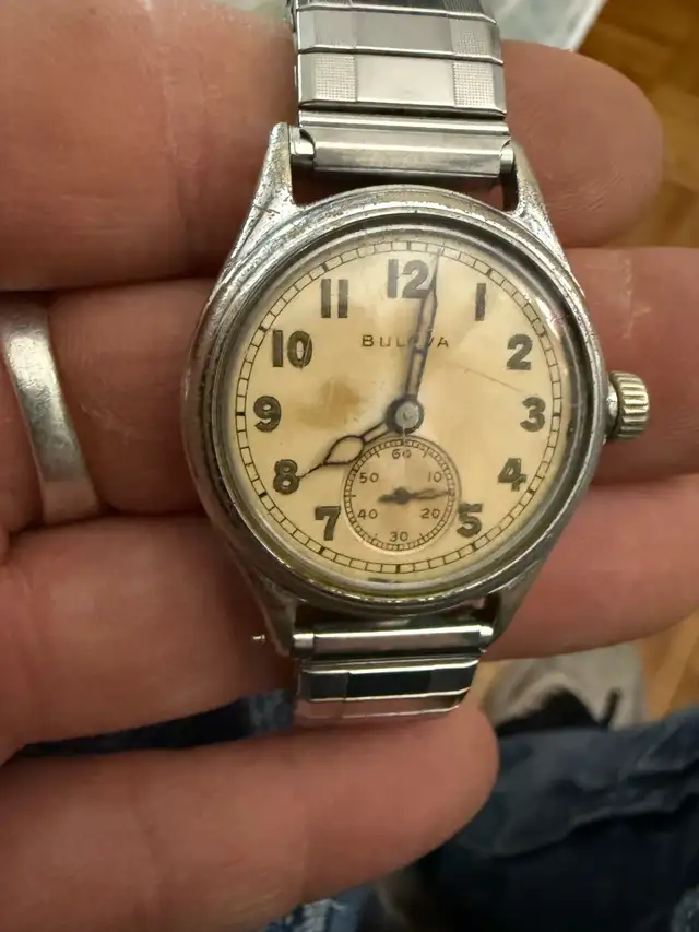 Bulova Wrist Watch, model 10 AK, 15-Jewels, US WWII Army issue,