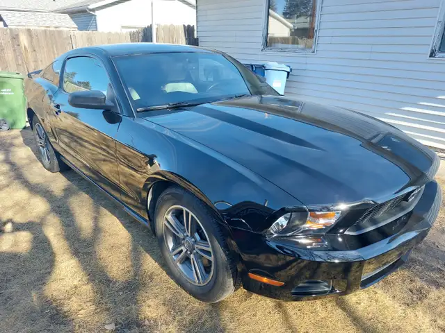 2012 Ford Mustang - Photo 3