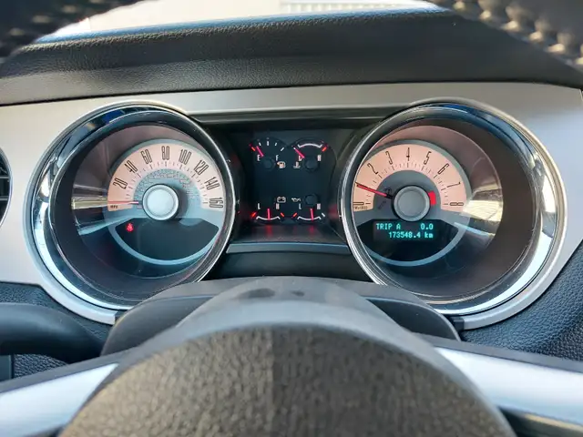 2012 Ford Mustang - Photo 9