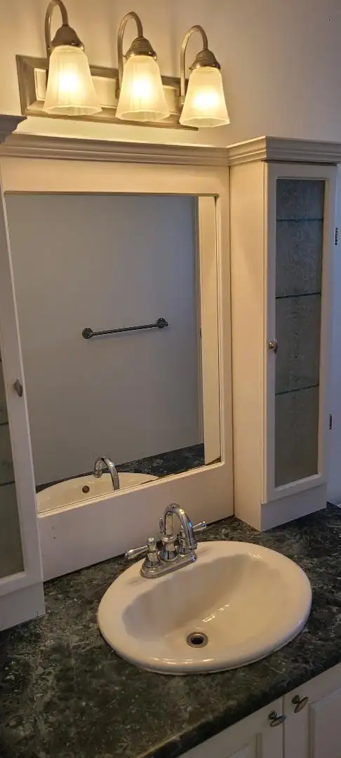 Five Bedrooms Detached House Available for Rent in Barrie - Photo 12