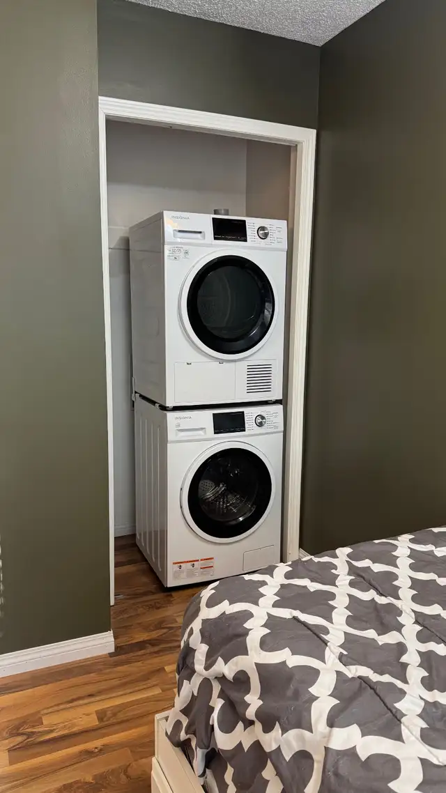 Main Floor House Rental FURNISHED ALL included, 2 bedroom May 1 - Photo 7