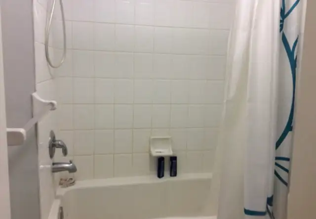 Aurora/ Newmarket private Room - Photo 4