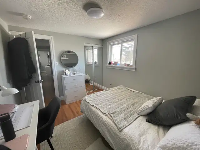 5 bedroom 3 bath house - Photo 8