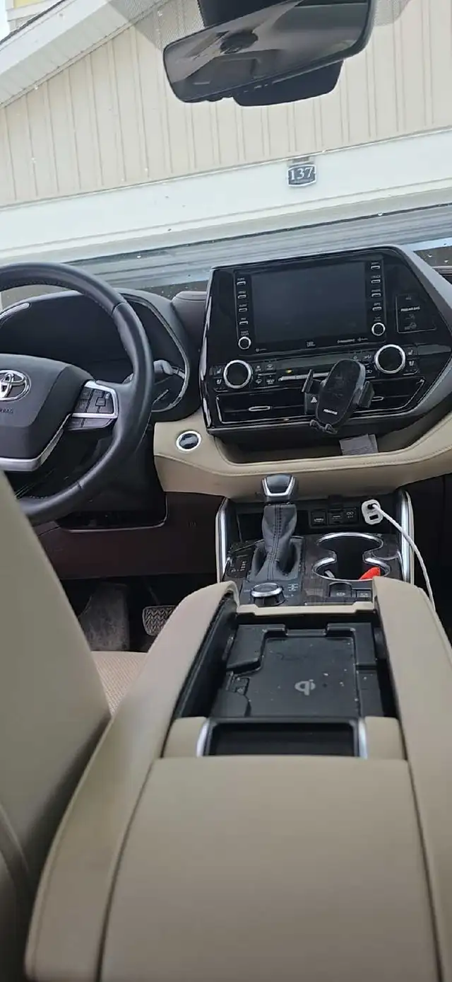 2020 Limited Toyota Highlander - Photo 7