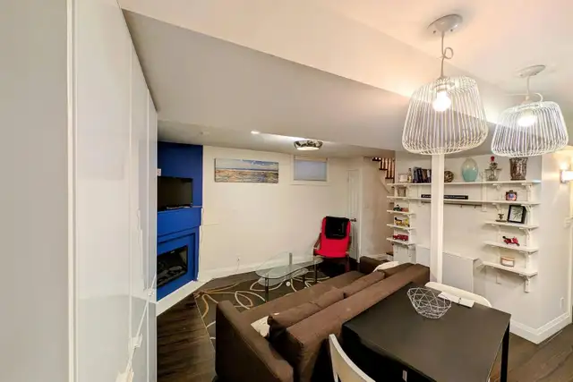 Gorgeous 2 bedroom condo in the prestigious area of Lindenwoods - Photo 2