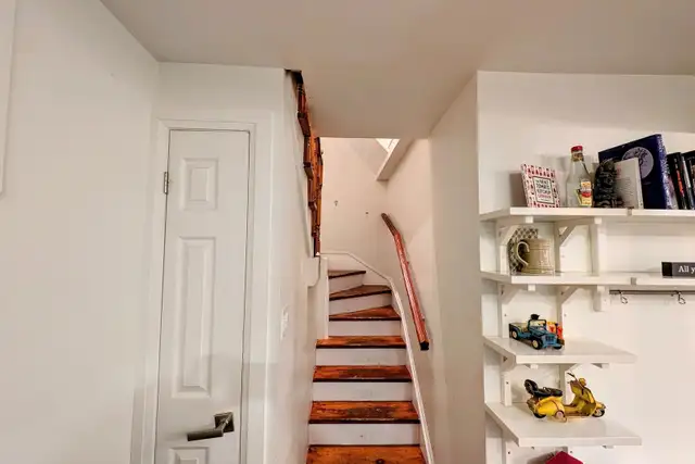 Gorgeous 2 bedroom condo in the prestigious area of Lindenwoods - Photo 4