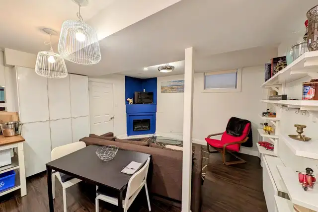 Gorgeous 2 bedroom condo in the prestigious area of Lindenwoods - Photo 7