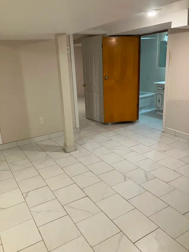 1 Bdrm Apartment Lower Level - Photo 8