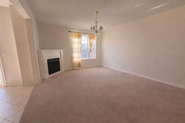 4 Bdrm   4 washroom rental in Oshawa - Photo 6