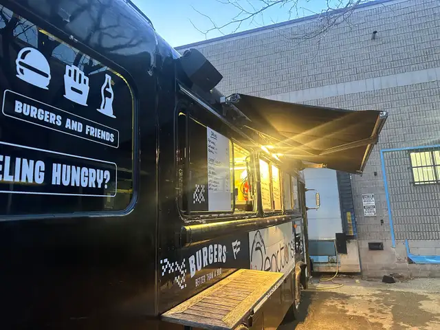 Food Truck With location - Photo 4